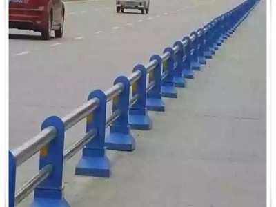 桥侧桥中央组合防撞护栏图1