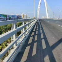 桥梁防撞护栏