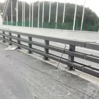 桥梁防撞护栏