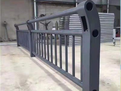 桥梁护栏图1