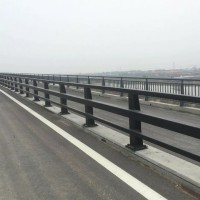 防撞护栏安装