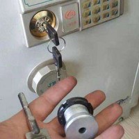 宜昌西陵东门开锁换玥玛锁具哪里便宜