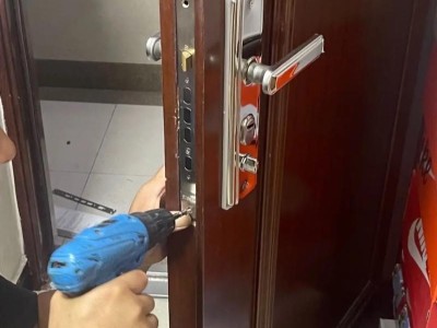 宜昌伍家岗开防盗门锁图1