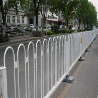 道路交通中央隔离栏实力厂家结实耐用