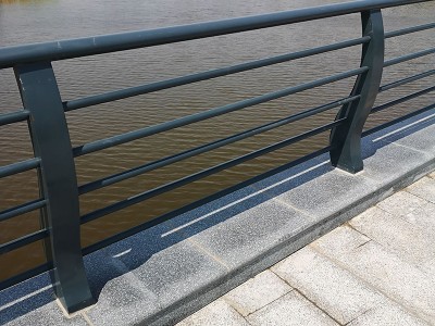 不锈钢桥梁防撞护栏源头工厂包安装图1