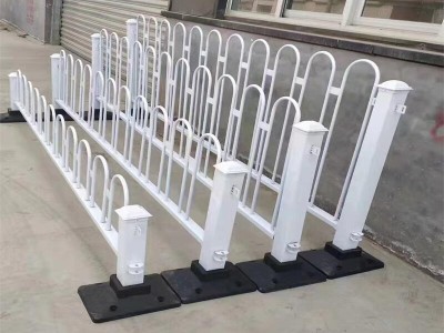 道路桥梁热镀锌栏杆多年老厂包售后图1