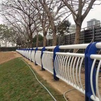 公路桥梁分隔栏杆多年老厂包安装