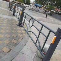 道路交通中央隔离栏厂家直销结实耐用