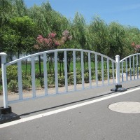 道路交通中央隔离栏多年老厂真材实料