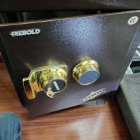 开保险柜锁 先验证身份再作业