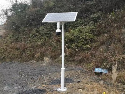小区道路交通监控杆多年老厂防腐防锈图1