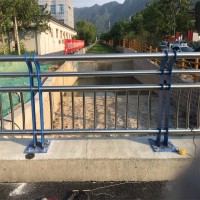桥梁人行道护栏源头工厂 牢固安全直供价