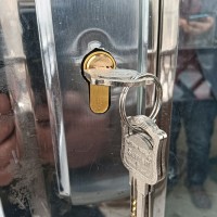 宜昌伍家岗换防盗门锁快速上门服务